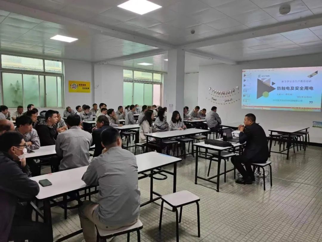戰(zhàn)疫升級扛重任，同舟共濟克時艱